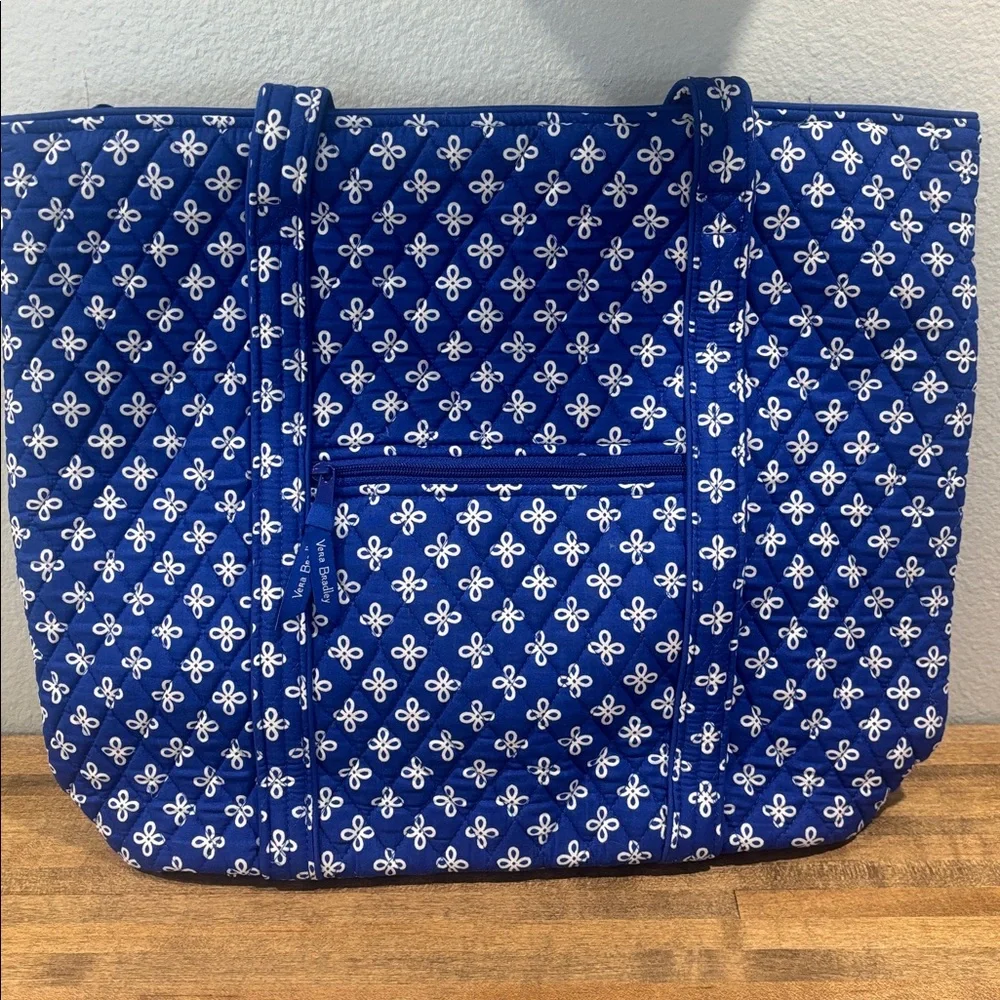BRAND NEW!! Vera Bradley Royal Blue Concerto Quilted Large Tote Great Carry-on! - Picture 2 of 13